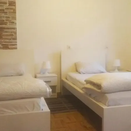 Kartell Bed & Breakfast